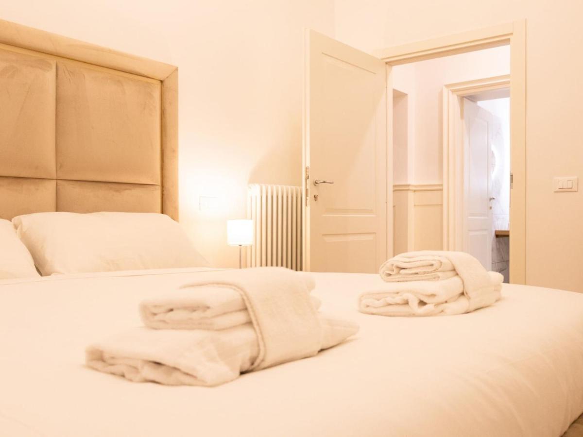 The Best Rent - Elegant Five-Bedrooms Apartment Near Colosseo Rome Exterior photo